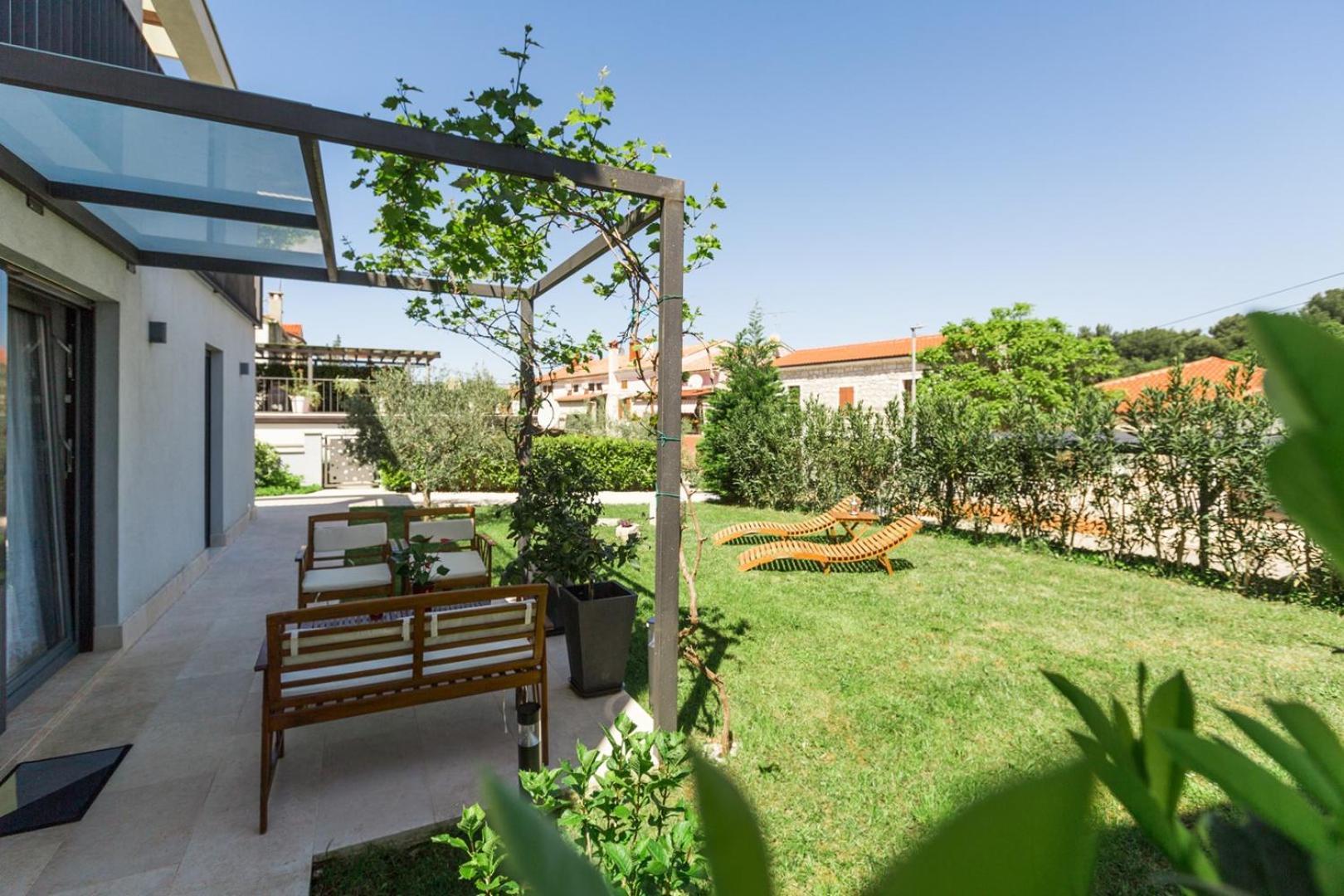 Apartamento Riva Garden Exclusive Funtana Exterior foto